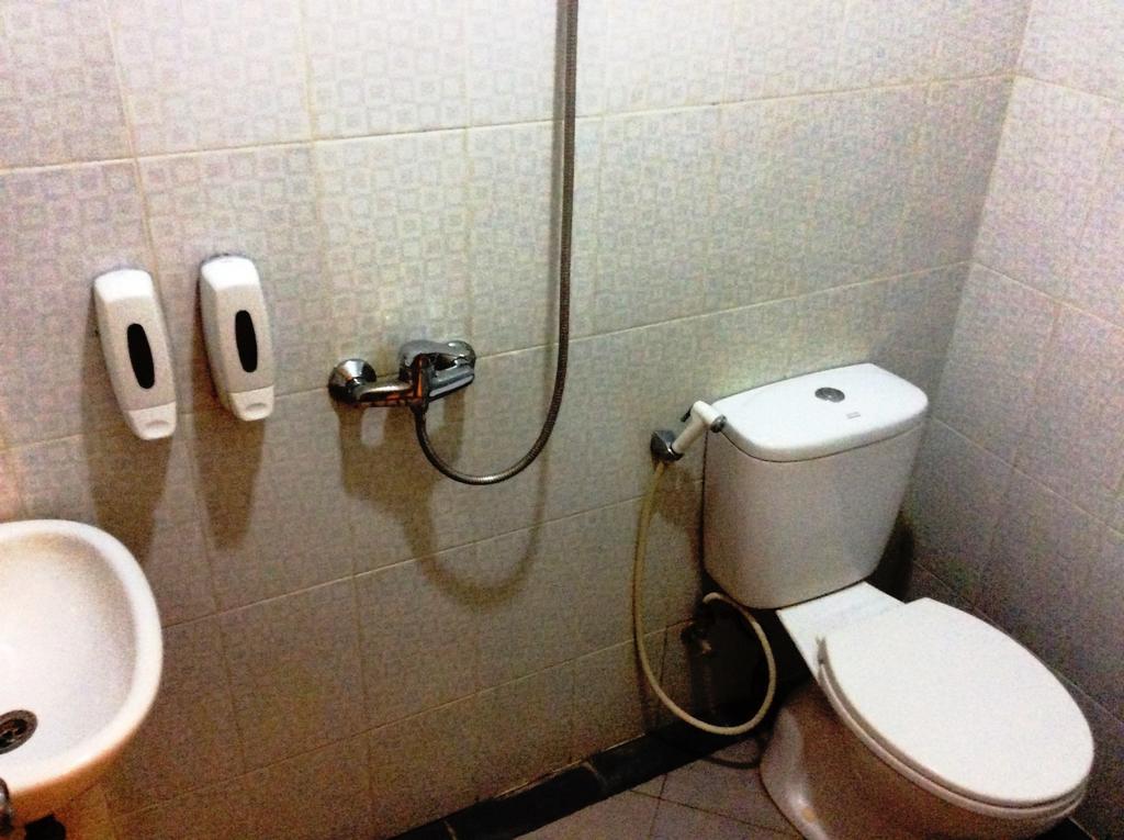 Hotel Diamond Макасар Стая снимка
