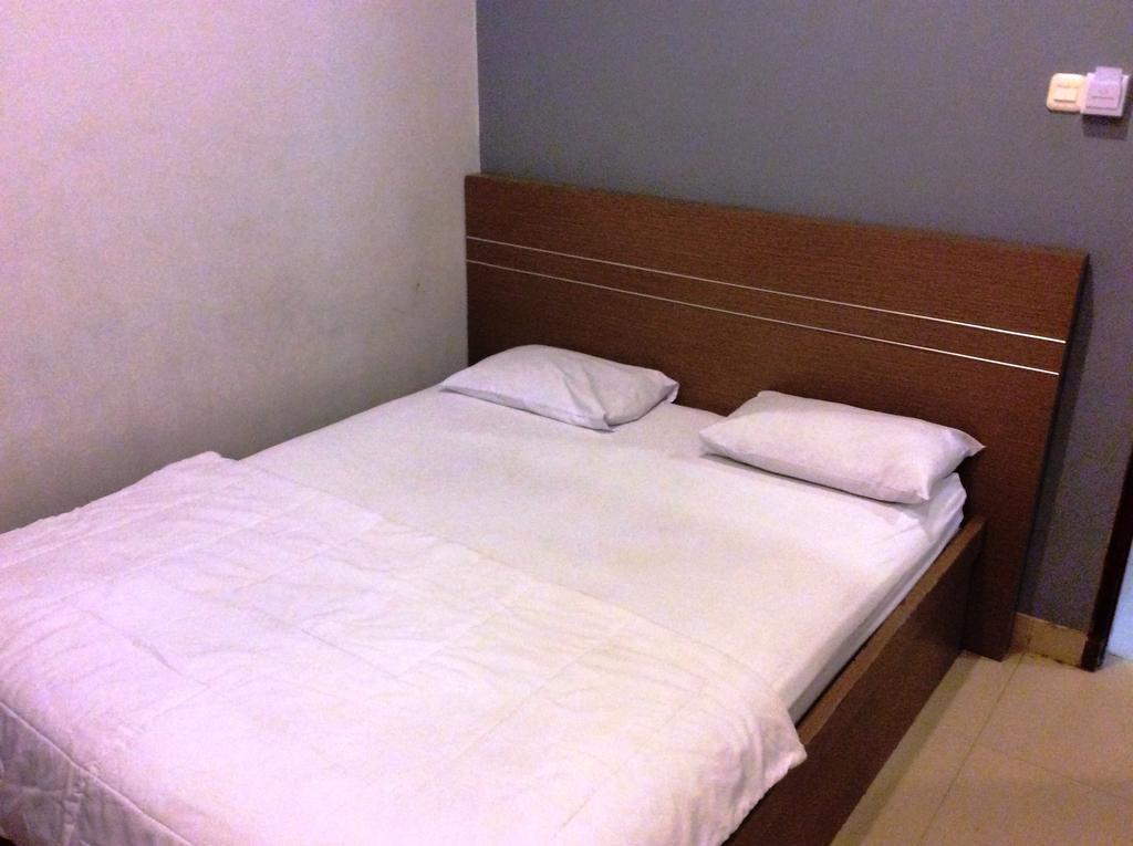 Hotel Diamond Макасар Стая снимка