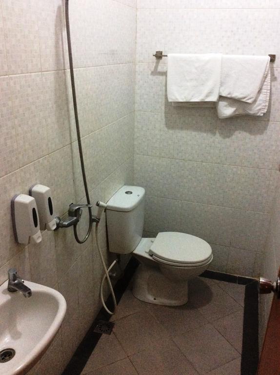 Hotel Diamond Макасар Стая снимка